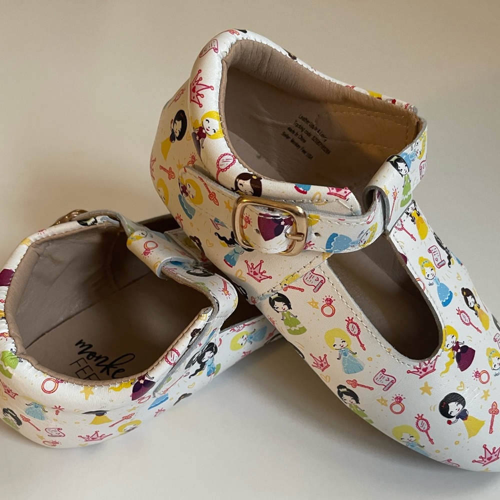 Monkey feet princess print Mary Janes.